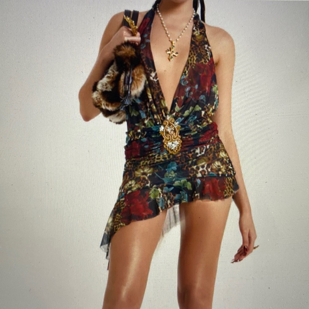 Gorgeous! Plunge dress.